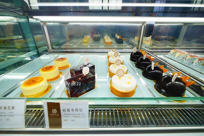 一德洋樓．台中市歷史建築林懋陽故居┃台中北屯美食：百年古蹟再造，結合一德藝文茶館、禧院喜餅、羅布森書蟲房冊惦、布朗尼甜點，未來還會有兒童沙坑和遊戲區 @飛天璇的口袋