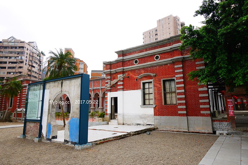 一德洋樓．台中市歷史建築林懋陽故居┃台中北屯美食：百年古蹟再造，結合一德藝文茶館、禧院喜餅、羅布森書蟲房冊惦、布朗尼甜點，未來還會有兒童沙坑和遊戲區 @飛天璇的口袋