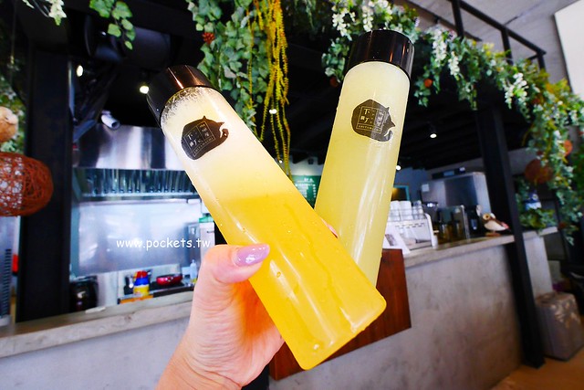 下町咖啡屋┃台中南屯美食：以貓頭鷹為主題的日式咖啡館，轉角遇見都市中的綠色森林，餐點以輕食甜點下午茶為主 @飛天璇的口袋