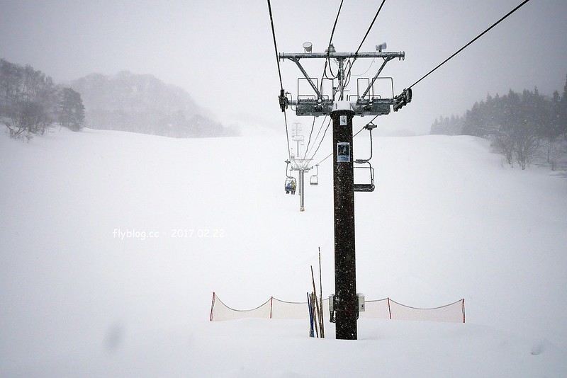 Fairy Land金山滑雪場┃福島旅遊景點：搭乘雪地纜車體驗，還有初階版的雪上甜甜圈、雪鞦和雪盆&hellip;等，冬季到奧會津就是要滑雪 @飛天璇的口袋