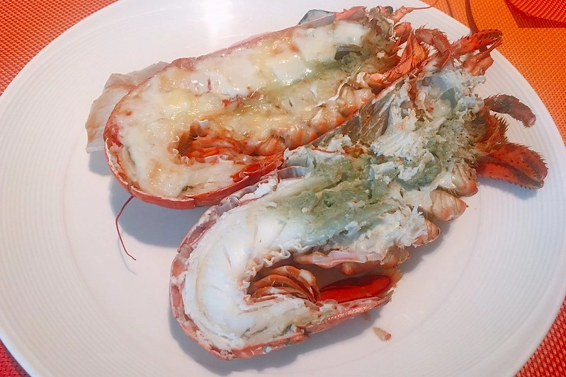 台中日月千禧酒店．饗樂┃台中西屯美食：龍蝦吃到飽免排隊無限量供應，還有牛排、黃金蟹、現切生魚片、新鮮水果、精緻甜點和Haagen-Dazs冰淇淋 @飛天璇的口袋