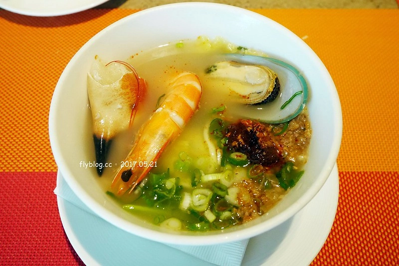 台中日月千禧酒店．饗樂┃台中西屯美食：龍蝦吃到飽免排隊無限量供應，還有牛排、黃金蟹、現切生魚片、新鮮水果、精緻甜點和Haagen-Dazs冰淇淋 @飛天璇的口袋