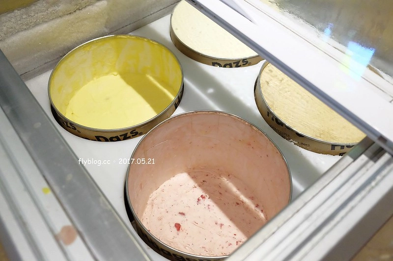 台中日月千禧酒店．饗樂┃台中西屯美食：龍蝦吃到飽免排隊無限量供應，還有牛排、黃金蟹、現切生魚片、新鮮水果、精緻甜點和Haagen-Dazs冰淇淋 @飛天璇的口袋