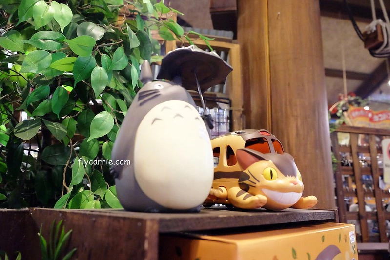 日本大分｜橡實之森 どんぐりの森．龍貓的故鄉由布院，龍貓紀念品專賣店 @飛天璇的口袋