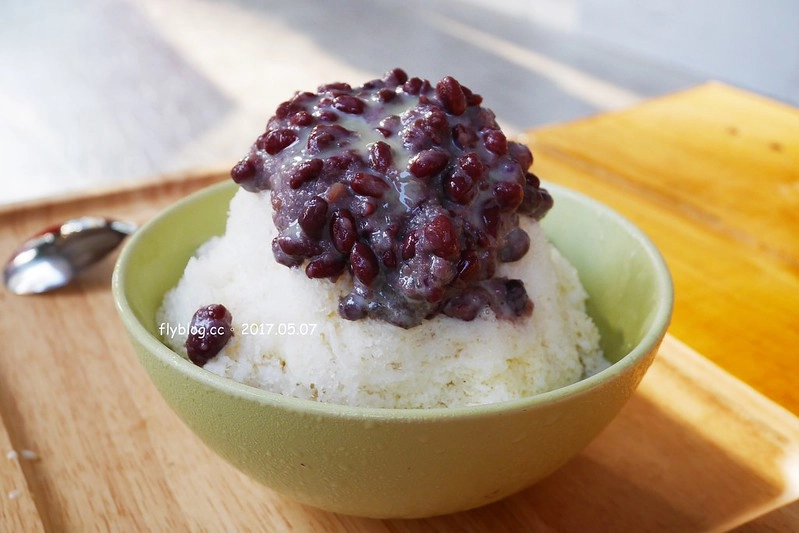 老喬冰菓室．JOY’S ICE┃北屯美食推薦：雲林虎尾超人氣冰品店，淡淡的文青復古風，北屯新開幕冰品店推薦 @飛天璇的口袋