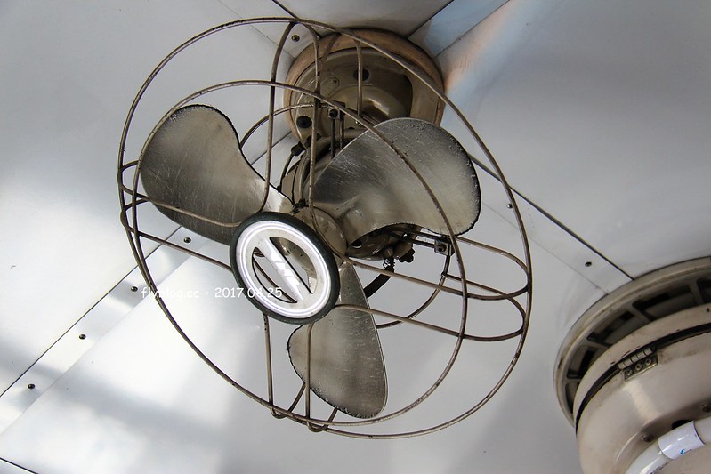 【日本靜岡】大井川鐵道~新金谷站搭乘復古懷舊SL號蒸氣火車，鐵道界的活化石也是日本最美的鐵道之一，還有期間限定的湯瑪士小火車 @飛天璇的口袋