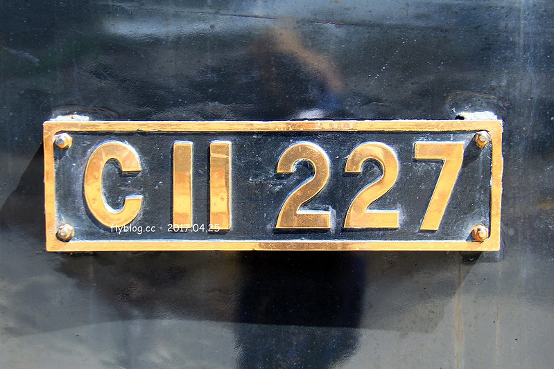 【日本靜岡】大井川鐵道~新金谷站搭乘復古懷舊SL號蒸氣火車，鐵道界的活化石也是日本最美的鐵道之一，還有期間限定的湯瑪士小火車 @飛天璇的口袋