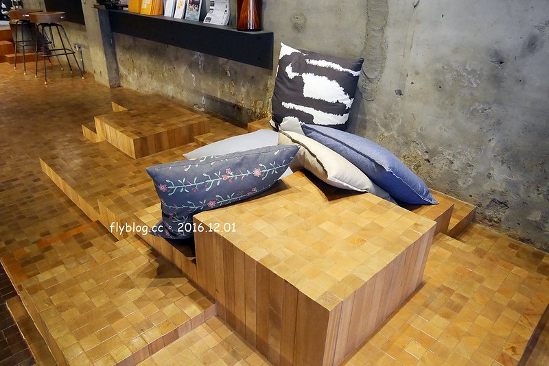 行冊 walkingbook｜大稻埕老屋新生命，融入台灣在地食材的地中海料理，集合客廳、餐廳和書房的設計新概念 @飛天璇的口袋