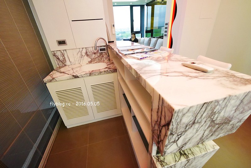 The One樂灣宜蘭頂級Villa泳池民宿┃宜蘭民宿推薦：周杰倫指定渡蜜月的宜蘭民宿，擁有獨立泳池、免費飲料、KTV，適合包棟渡假 @飛天璇的口袋