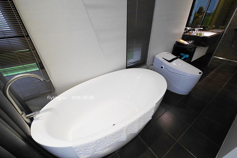 The One樂灣宜蘭頂級Villa泳池民宿┃宜蘭民宿推薦：周杰倫指定渡蜜月的宜蘭民宿，擁有獨立泳池、免費飲料、KTV，適合包棟渡假 @飛天璇的口袋