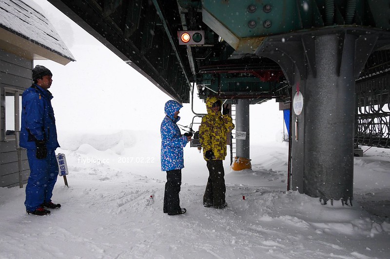 Fairy Land金山滑雪場┃福島旅遊景點：搭乘雪地纜車體驗，還有初階版的雪上甜甜圈、雪鞦和雪盆&hellip;等，冬季到奧會津就是要滑雪 @飛天璇的口袋