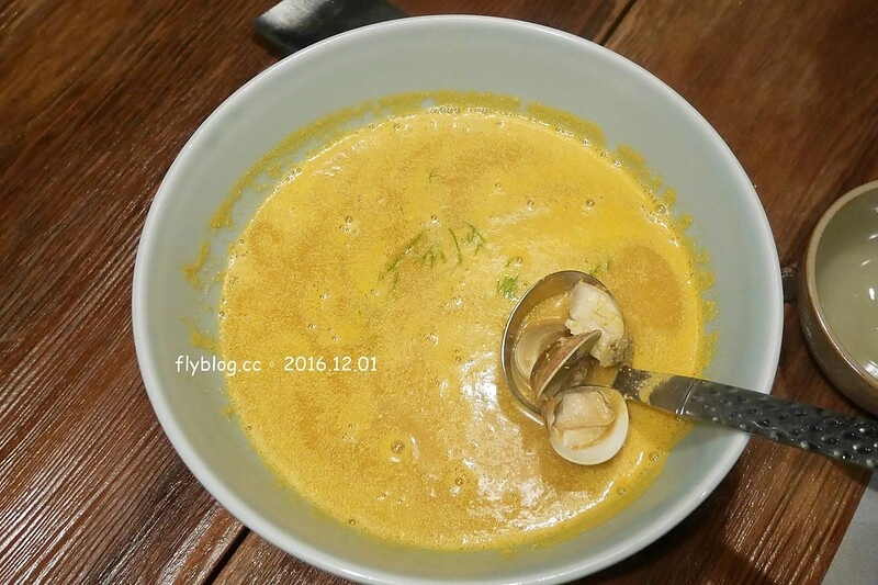 行冊 walkingbook｜大稻埕老屋新生命，融入台灣在地食材的地中海料理，集合客廳、餐廳和書房的設計新概念 @飛天璇的口袋