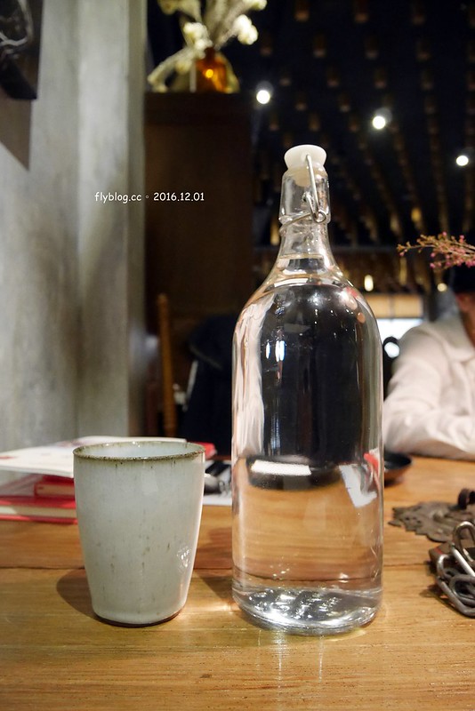 行冊 walkingbook｜大稻埕老屋新生命，融入台灣在地食材的地中海料理，集合客廳、餐廳和書房的設計新概念 @飛天璇的口袋