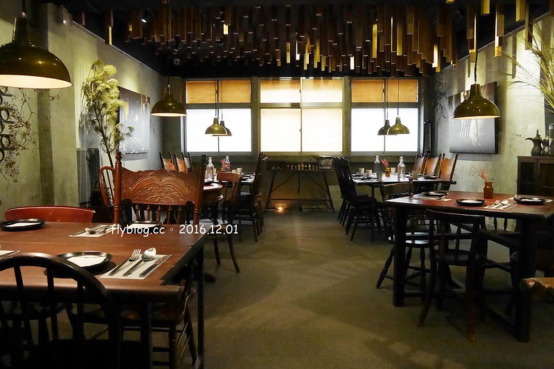 行冊 walkingbook｜大稻埕老屋新生命，融入台灣在地食材的地中海料理，集合客廳、餐廳和書房的設計新概念 @飛天璇的口袋