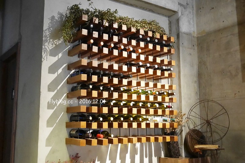 行冊 walkingbook｜大稻埕老屋新生命，融入台灣在地食材的地中海料理，集合客廳、餐廳和書房的設計新概念 @飛天璇的口袋