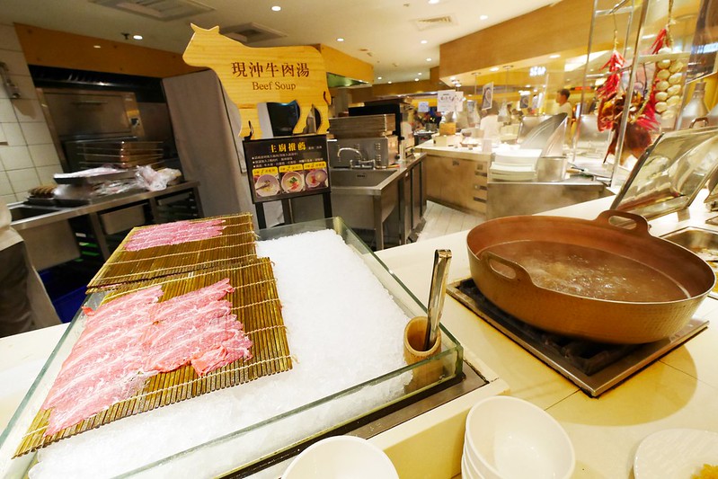 漢來海港百匯吃到飽┃台中西區美食：日本廣島生蠔吃到飽，5/8~6/4限時供應，個人推薦焦糖葡萄柚、新鮮海鮮、主廚甜點 @飛天璇的口袋