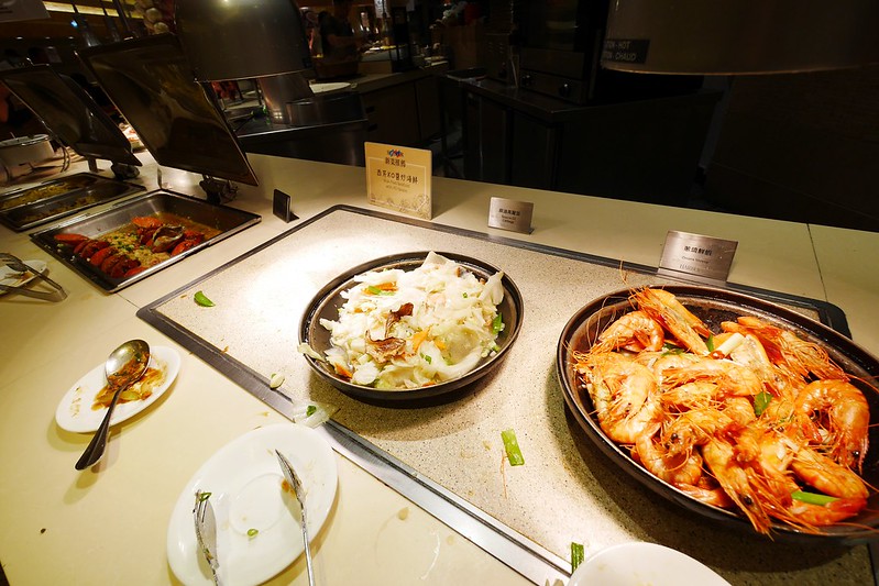 漢來海港百匯吃到飽┃台中西區美食：日本廣島生蠔吃到飽，5/8~6/4限時供應，個人推薦焦糖葡萄柚、新鮮海鮮、主廚甜點 @飛天璇的口袋