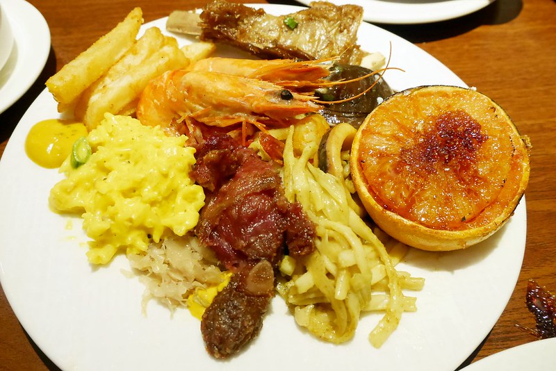 漢來海港百匯吃到飽┃台中西區美食：日本廣島生蠔吃到飽，5/8~6/4限時供應，個人推薦焦糖葡萄柚、新鮮海鮮、主廚甜點 @飛天璇的口袋