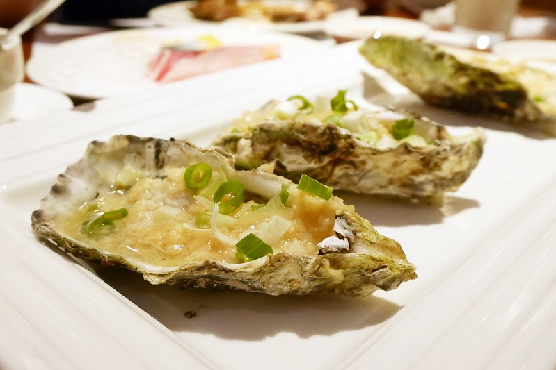 漢來海港百匯吃到飽┃台中西區美食：日本廣島生蠔吃到飽，5/8~6/4限時供應，個人推薦焦糖葡萄柚、新鮮海鮮、主廚甜點 @飛天璇的口袋