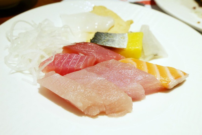 漢來海港百匯吃到飽┃台中西區美食：日本廣島生蠔吃到飽，5/8~6/4限時供應，個人推薦焦糖葡萄柚、新鮮海鮮、主廚甜點 @飛天璇的口袋