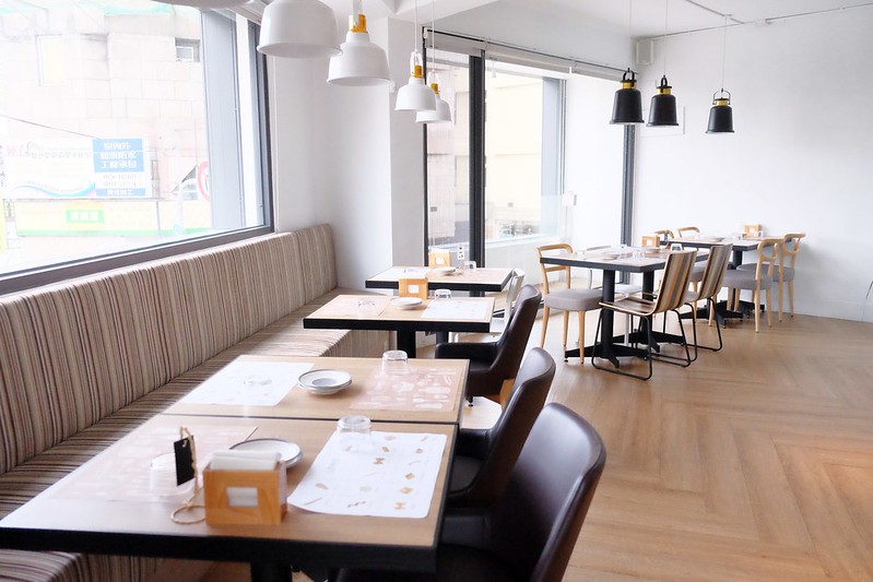 日許時間┃台中北區美食：充滿日式雜貨風的餐廳，餐點輕爽平價好吃，轉角遇見都市中的叢林 @飛天璇的口袋