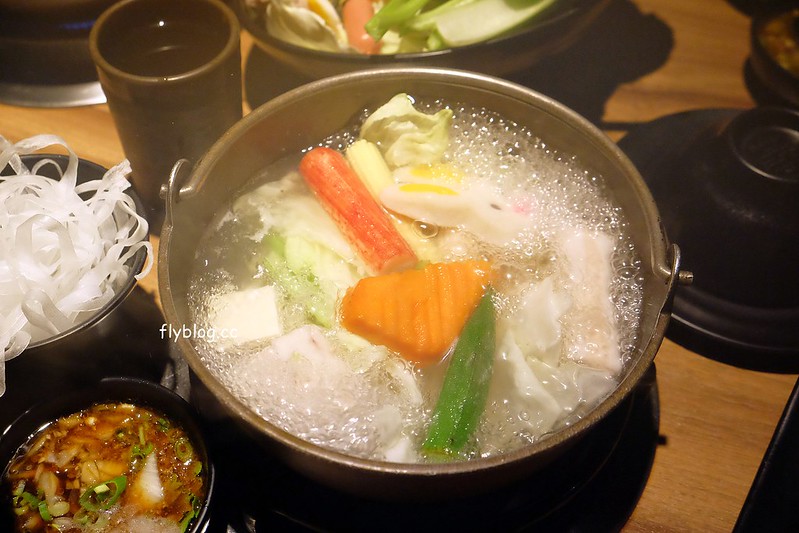 宜蘭湯蒸火鍋｜巨無霸超猛海鮮霸氣上桌，食材新鮮有誠意，宜蘭人推薦必吃火鍋 @飛天璇的口袋