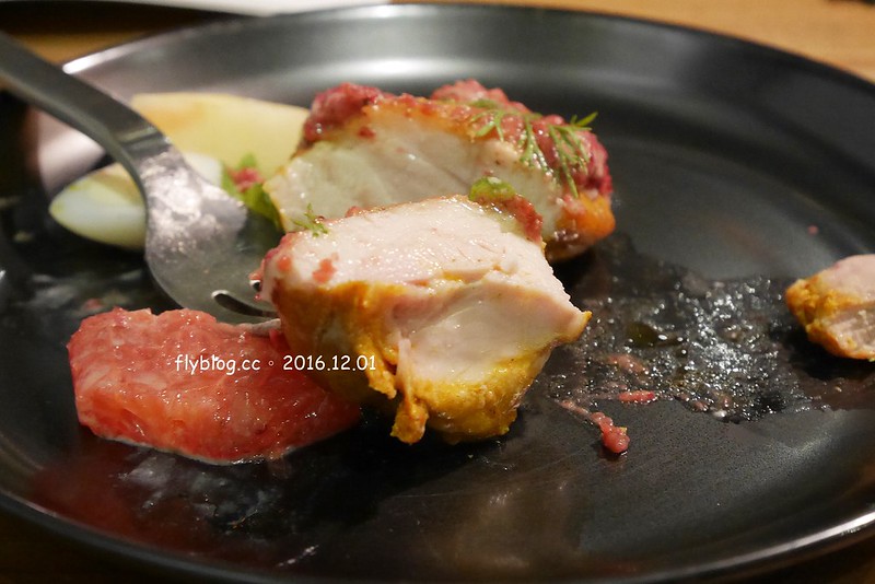 行冊 walkingbook｜大稻埕老屋新生命，融入台灣在地食材的地中海料理，集合客廳、餐廳和書房的設計新概念 @飛天璇的口袋