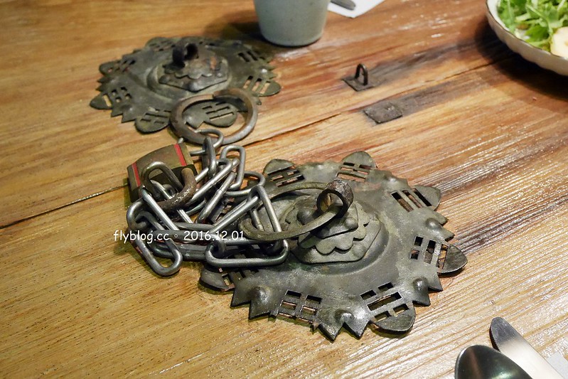 行冊 walkingbook｜大稻埕老屋新生命，融入台灣在地食材的地中海料理，集合客廳、餐廳和書房的設計新概念 @飛天璇的口袋