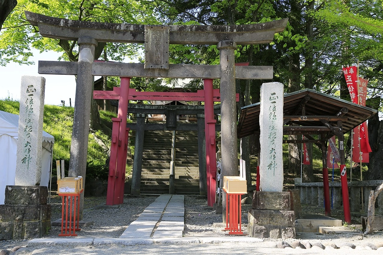 日本福島｜會津若松城 鶴城．登上天守閣眺望福島市景，大河劇八重之櫻拍攝場景 @飛天璇的口袋