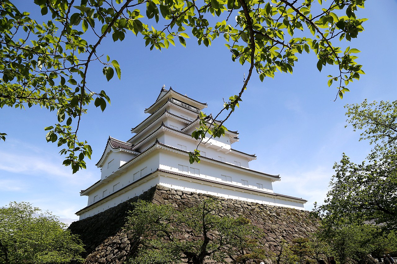日本福島｜會津若松城 鶴城．登上天守閣眺望福島市景，大河劇八重之櫻拍攝場景 @飛天璇的口袋
