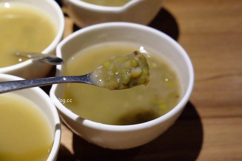 宜蘭湯蒸火鍋｜巨無霸超猛海鮮霸氣上桌，食材新鮮有誠意，宜蘭人推薦必吃火鍋 @飛天璇的口袋