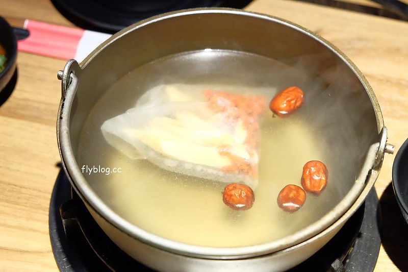 宜蘭湯蒸火鍋｜巨無霸超猛海鮮霸氣上桌，食材新鮮有誠意，宜蘭人推薦必吃火鍋 @飛天璇的口袋