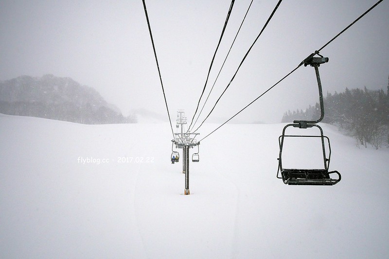 Fairy Land金山滑雪場┃福島旅遊景點：搭乘雪地纜車體驗，還有初階版的雪上甜甜圈、雪鞦和雪盆&hellip;等，冬季到奧會津就是要滑雪 @飛天璇的口袋