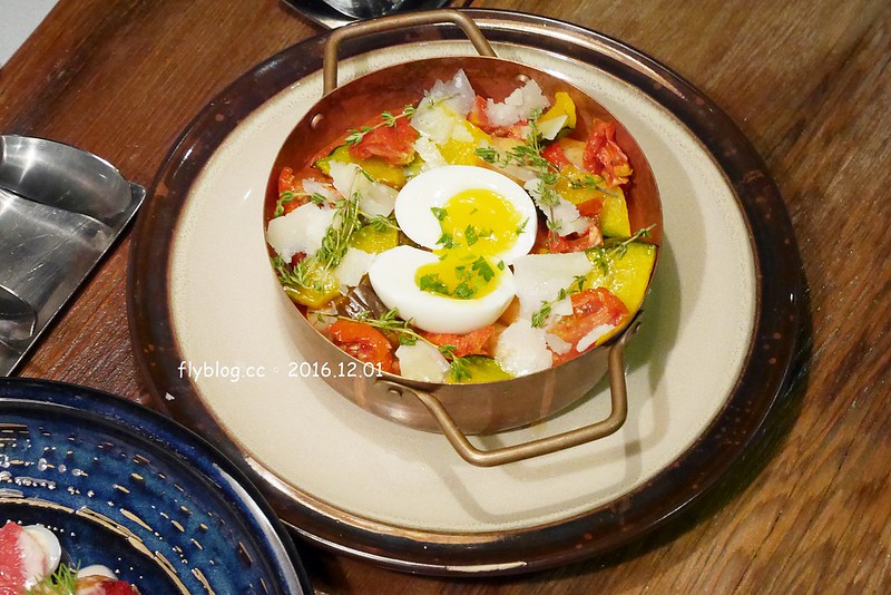 行冊 walkingbook｜大稻埕老屋新生命，融入台灣在地食材的地中海料理，集合客廳、餐廳和書房的設計新概念 @飛天璇的口袋