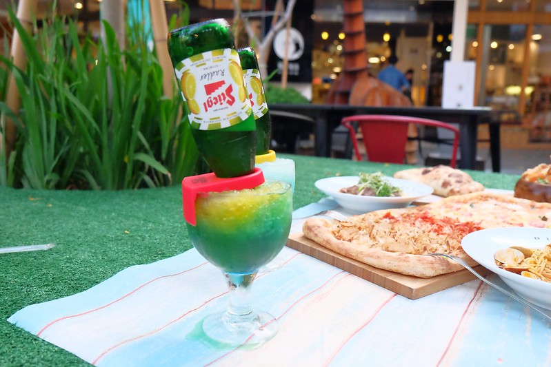 披薩工廠．Pizza Factory┃台中西區美食：草悟道廣場美食餐廳推薦，工業風的漂亮裝潢，台中親子友善餐廳 @飛天璇的口袋