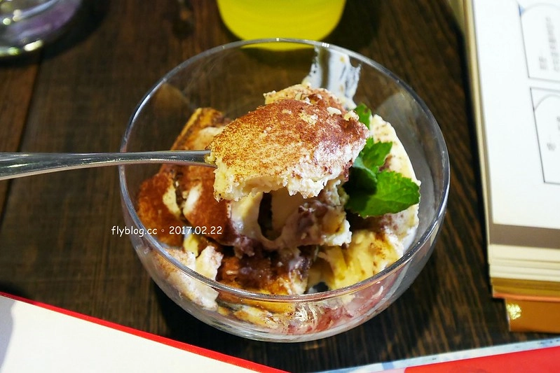 何朝宗建築師事務所┃東勢美食推薦：像是在自已家裡喝咖啡般的自在，平價又美味的低調咖啡館，每日限量手作麵包也超好吃 @飛天璇的口袋