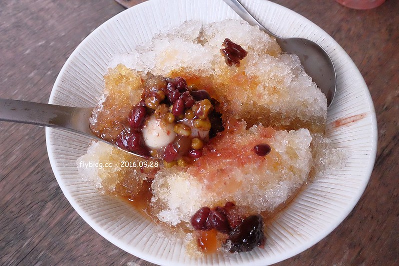 嘉義西區｜咱台灣人的冰，隱藏巷子裡的古早味剉冰店，友人驚呼全世界最好吃的蜜地瓜 @飛天璇的口袋