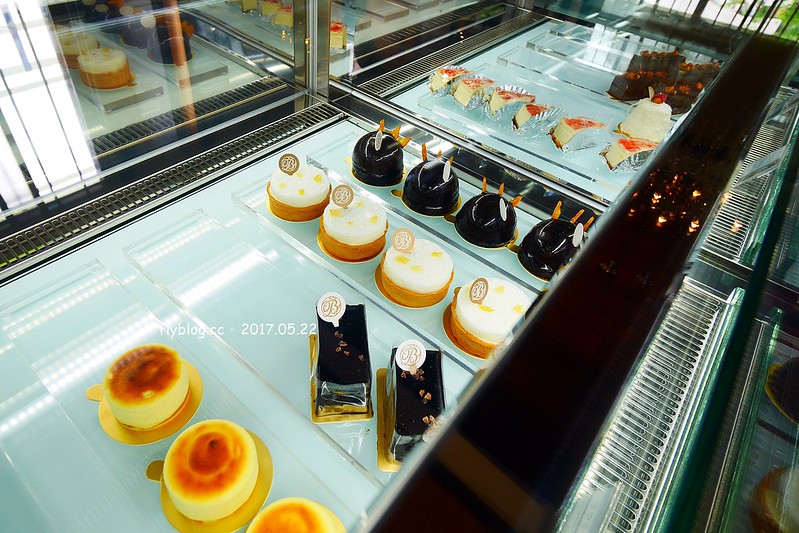 一德洋樓．台中市歷史建築林懋陽故居┃台中北屯美食：百年古蹟再造，結合一德藝文茶館、禧院喜餅、羅布森書蟲房冊惦、布朗尼甜點，未來還會有兒童沙坑和遊戲區 @飛天璇的口袋