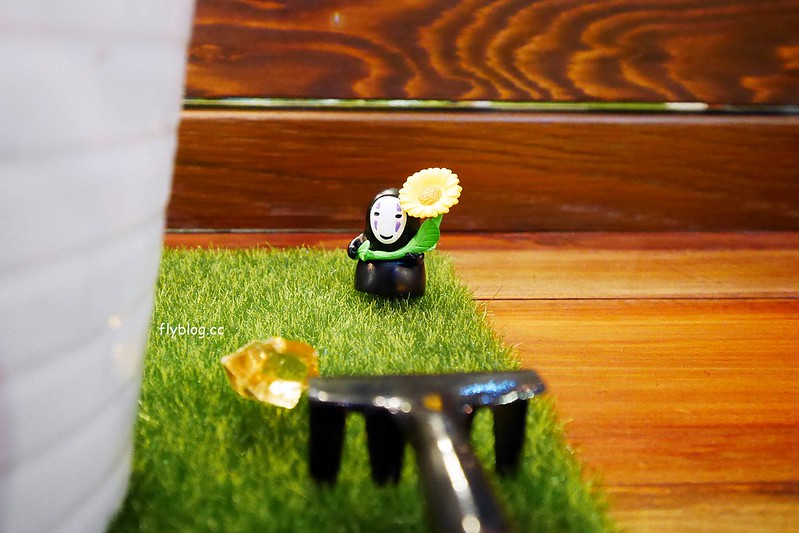 作客青果冰室┃台中南屯美食：非常復古風的特色冰店，冰品很有特色非常好拍，裝潢很有歐洲英倫風情 @飛天璇的口袋