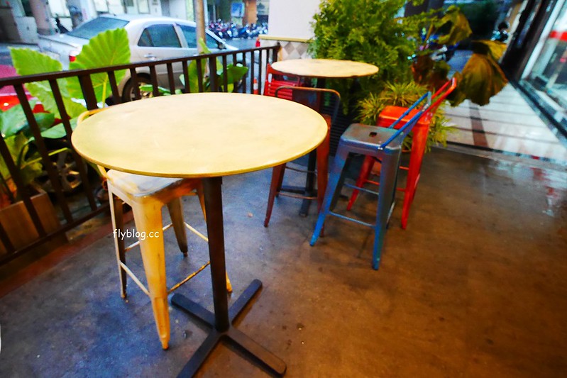 作客青果冰室┃台中南屯美食：非常復古風的特色冰店，冰品很有特色非常好拍，裝潢很有歐洲英倫風情 @飛天璇的口袋