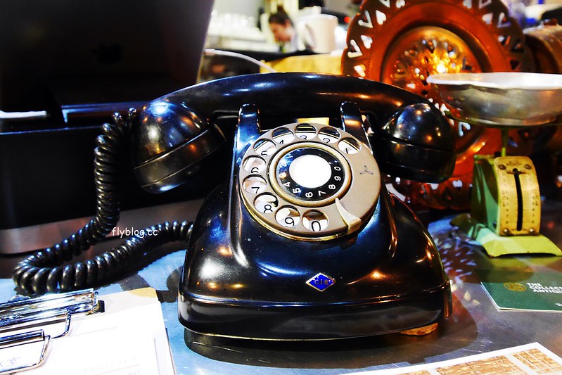 作客青果冰室┃台中南屯美食：非常復古風的特色冰店，冰品很有特色非常好拍，裝潢很有歐洲英倫風情 @飛天璇的口袋