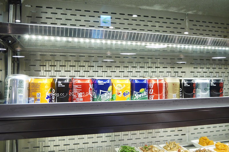 朱記餡餅粥店┃台中西屯美食：營業40個年頭的老字號麵食餐廳，推薦皮薄餡多的爆漿牛肉餡餅，台中大遠百12樓美食餐廳推薦 @飛天璇的口袋