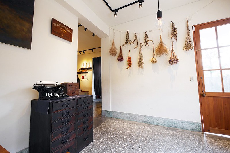 Overture 序曲┃台中北屯美食：老宅改建文青風甜點店，甜點好吃環境好拍，個人心中北屯最好吃的甜點店 @飛天璇的口袋