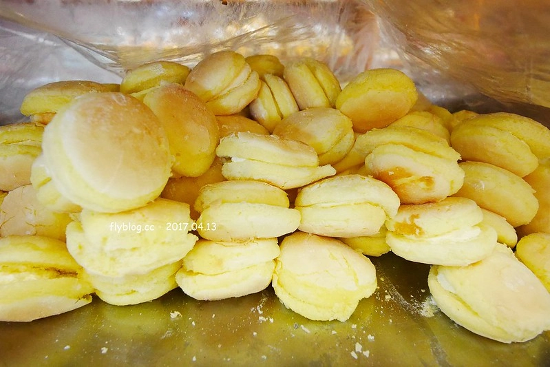 台中南區｜榮記餅店．好吃的台式馬卡龍牛粒，隱藏第三市場的老牌糕餅店 @飛天璇的口袋