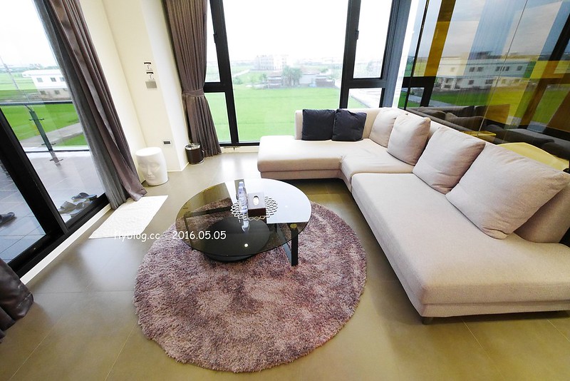 The One樂灣宜蘭頂級Villa泳池民宿┃宜蘭民宿推薦：周杰倫指定渡蜜月的宜蘭民宿，擁有獨立泳池、免費飲料、KTV，適合包棟渡假 @飛天璇的口袋