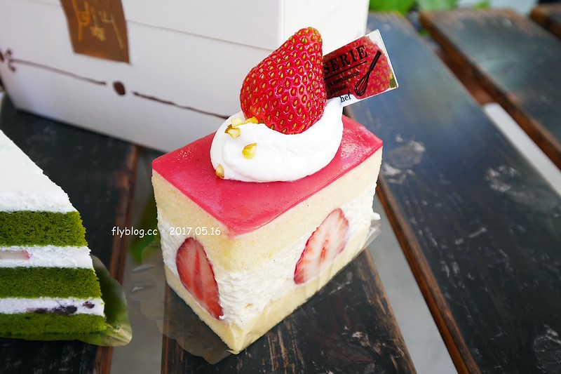 福島五天四夜自駕┃二本松．柏屋のお店：薄皮饅頭名店的二本松老字號和菓子店，營業超過150個年頭，和菓子蛋糕甜點意外的好吃 @飛天璇的口袋