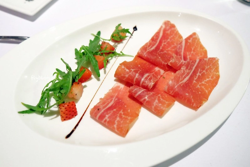 台中南屯｜橡木炙燒牛排館 MEAT GQ Steak．星野集團和牛排教父的合作，台中米其林推介餐廳 @飛天璇的口袋