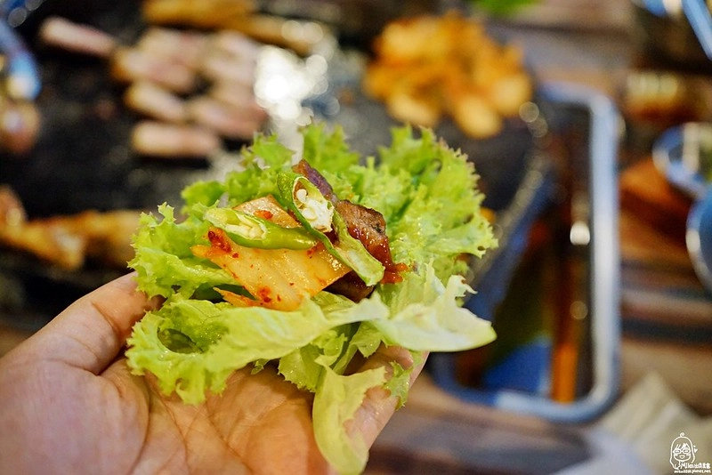 咚咚家韓式豬肉專賣 dondonga┃台中西屯美食：韓國烤肉夢幻組合：西班牙伊比利豬&台東香草豬，鄰近秋紅谷公園 @飛天璇的口袋