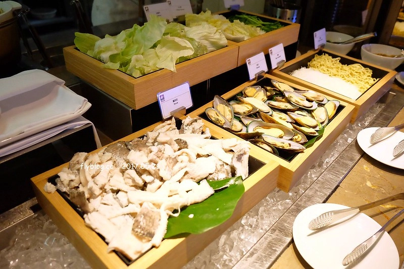 台中日月千禧酒店．饗樂┃台中西屯美食：龍蝦吃到飽免排隊無限量供應，還有牛排、黃金蟹、現切生魚片、新鮮水果、精緻甜點和Haagen-Dazs冰淇淋 @飛天璇的口袋