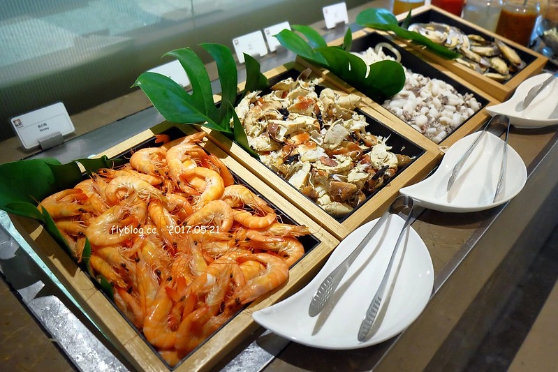 台中日月千禧酒店．饗樂┃台中西屯美食：龍蝦吃到飽免排隊無限量供應，還有牛排、黃金蟹、現切生魚片、新鮮水果、精緻甜點和Haagen-Dazs冰淇淋 @飛天璇的口袋